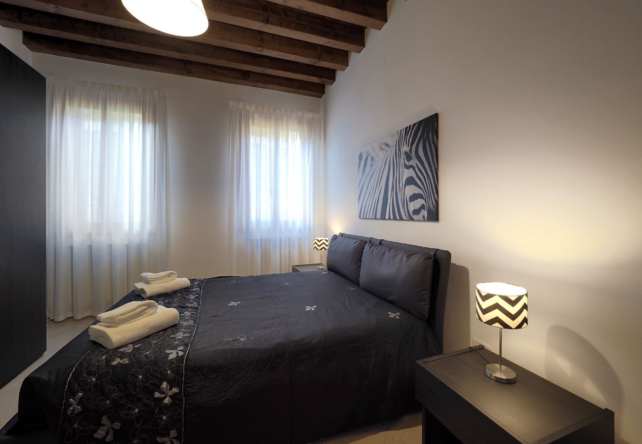 Apartment in Cannaregio - MODERN APARTMENT, COMFORTABLE AND CLOSE TO THE STATION AND MAIN TERMINAL. EQUIPPED WITH WASHING MACHINE, DISHWASHER AND WIFI