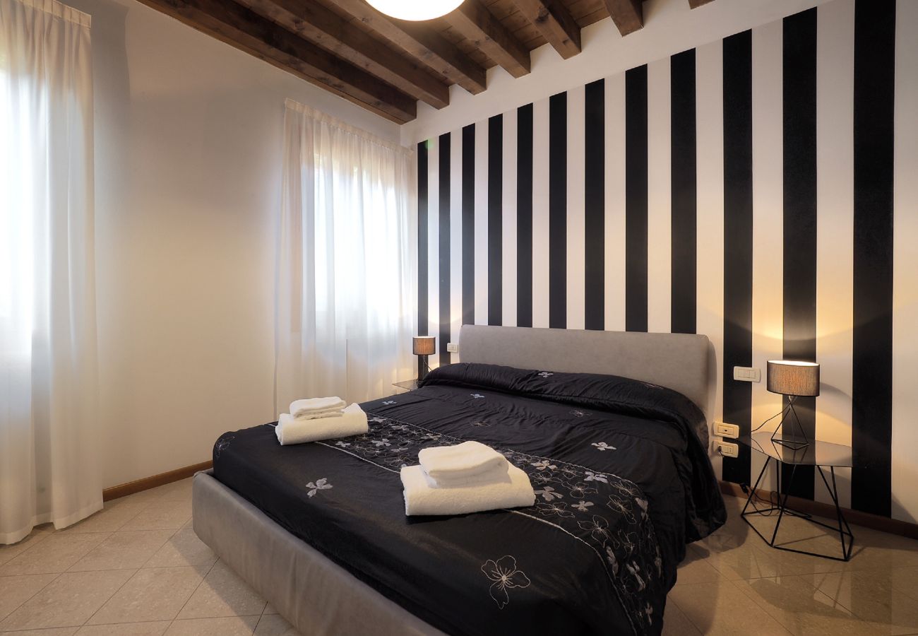 Apartment in Cannaregio - MODERN APARTMENT, COMFORTABLE AND CLOSE TO THE STATION AND MAIN TERMINAL. EQUIPPED WITH WASHING MACHINE, DISHWASHER AND WIFI