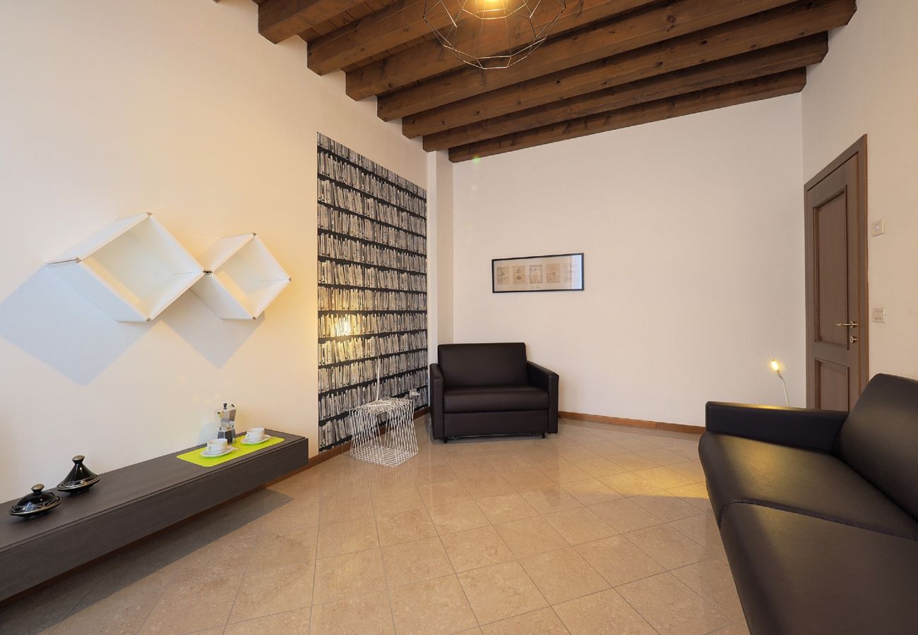 Apartment in Cannaregio - MODERN APARTMENT, COMFORTABLE AND CLOSE TO THE STATION AND MAIN TERMINAL. EQUIPPED WITH WASHING MACHINE, DISHWASHER AND WIFI