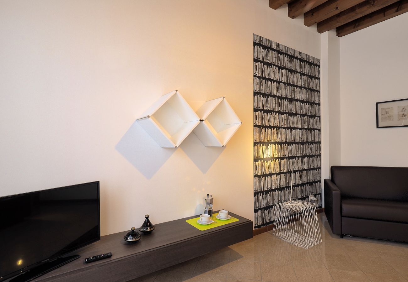 Apartment in Cannaregio - MODERN APARTMENT, COMFORTABLE AND CLOSE TO THE STATION AND MAIN TERMINAL. EQUIPPED WITH WASHING MACHINE, DISHWASHER AND WIFI