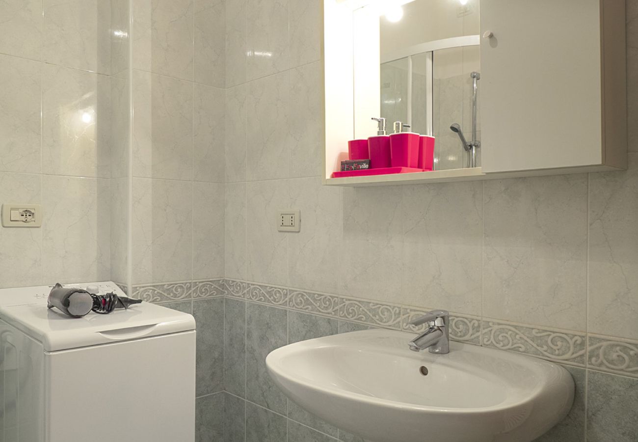 Apartment in Cannaregio - MODERN APARTMENT, COMFORTABLE AND CLOSE TO THE STATION AND MAIN TERMINAL. EQUIPPED WITH WASHING MACHINE, DISHWASHER AND WIFI