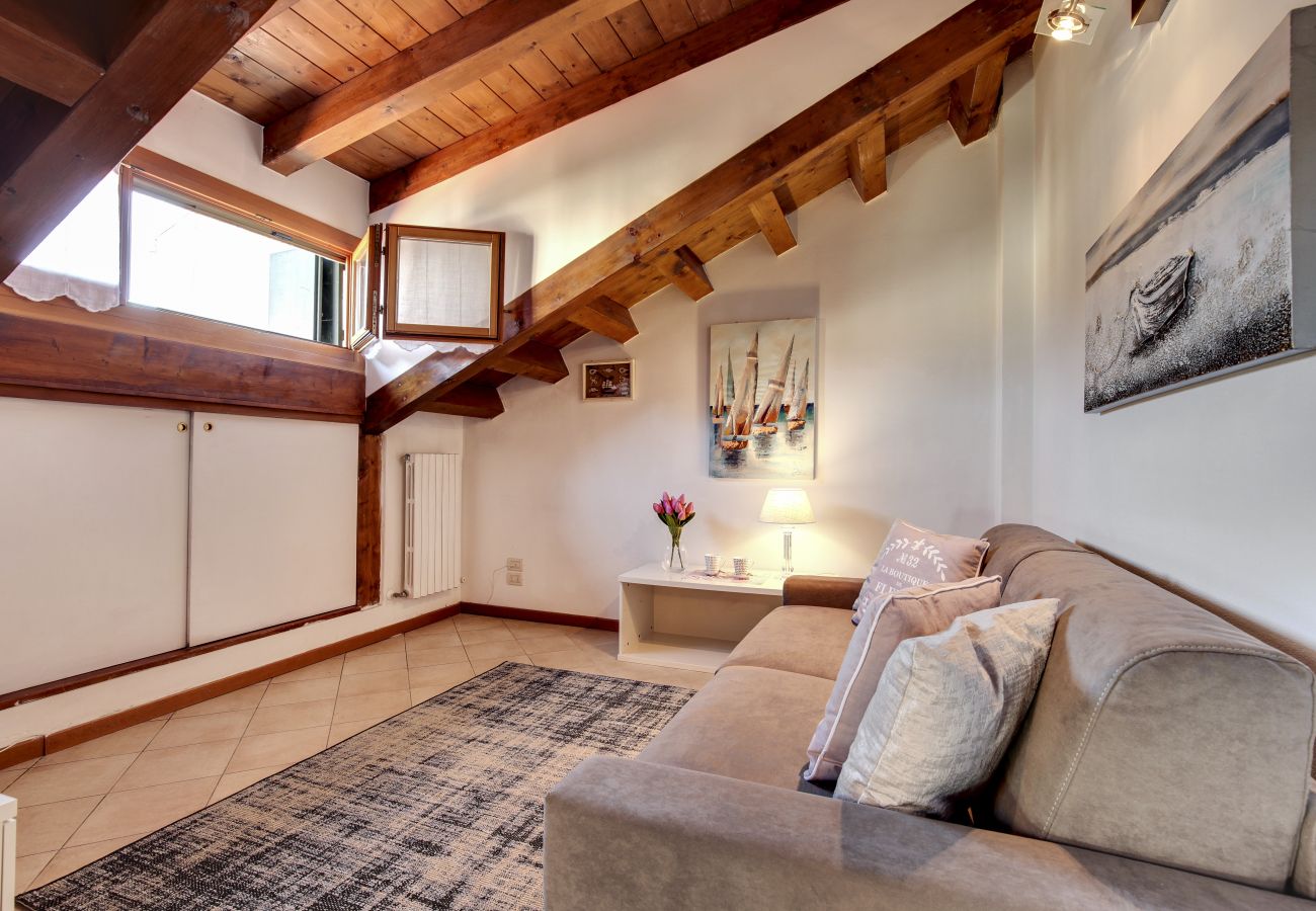 Apartment in Cannaregio - BRIGHT AND MODERN PENTHOUSE NEAR THE STATION - WITH WASHING MACHINE
