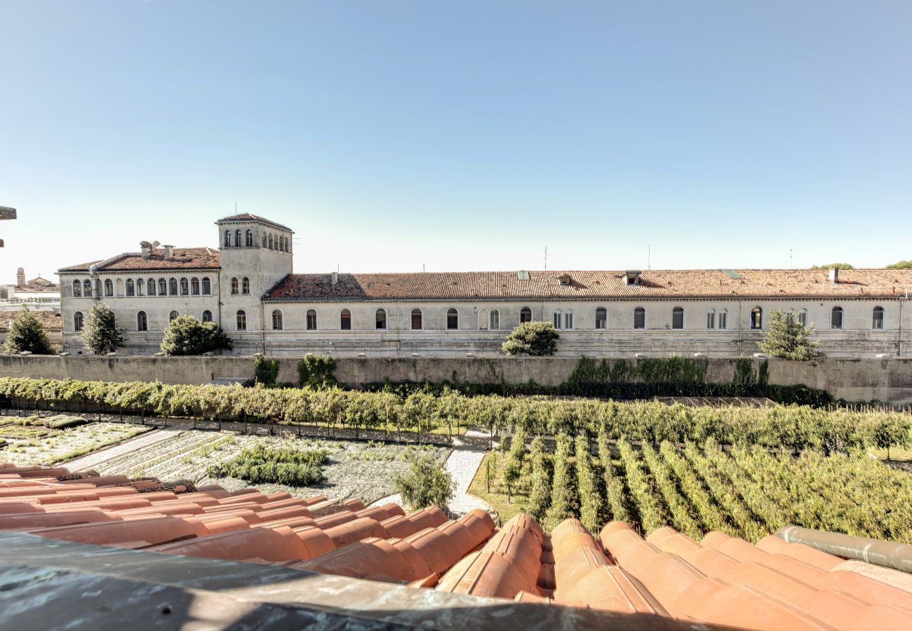 Apartment in Cannaregio - BRIGHT AND MODERN PENTHOUSE NEAR THE STATION - WITH WASHING MACHINE