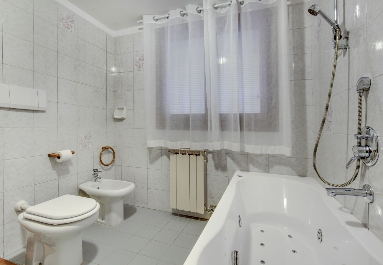 Apartment in Cannaregio - APARTMENT IN CAMPO SS GIOVANNI E PAOLO, WASHING MACHINE, WIFI, A / C