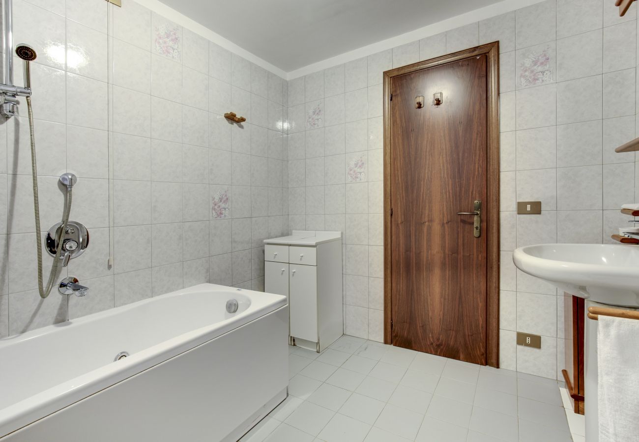 Apartment in Cannaregio - APARTMENT IN CAMPO SS GIOVANNI E PAOLO, WASHING MACHINE, WIFI, A / C