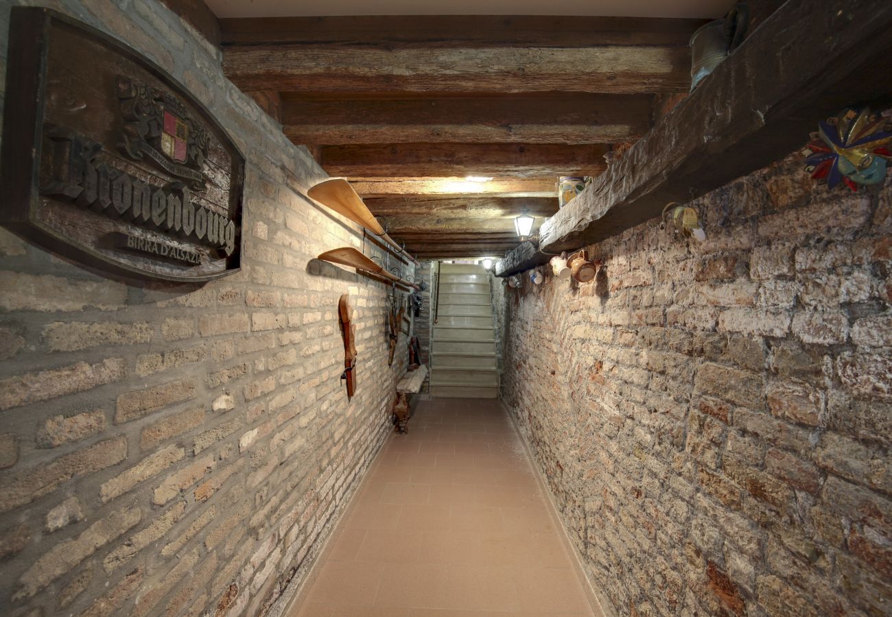 Apartment in Cannaregio - APARTMENT IN CAMPO SS GIOVANNI E PAOLO, WASHING MACHINE, WIFI, A / C