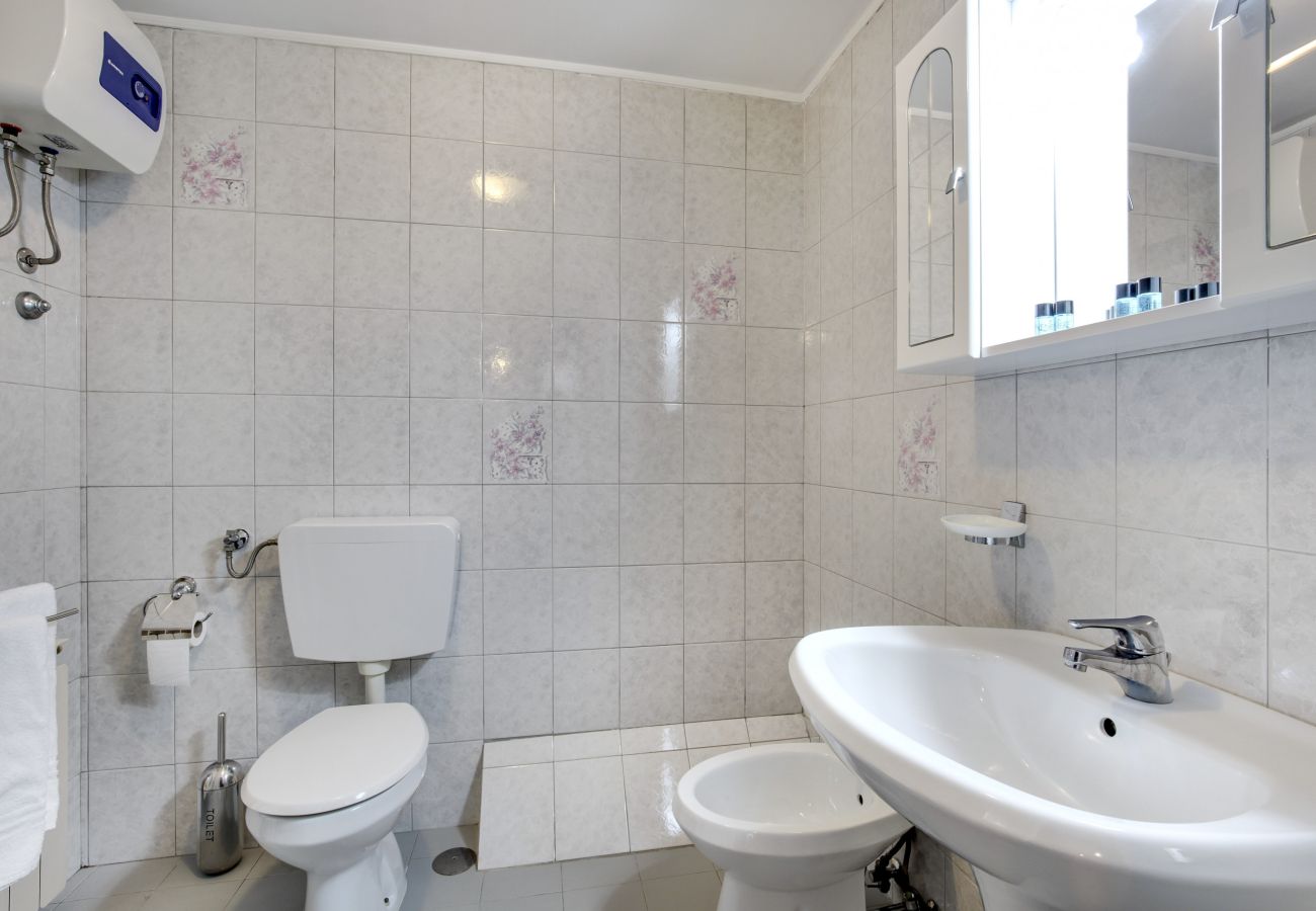 Apartment in Cannaregio - APARTMENT IN CAMPO SS GIOVANNI E PAOLO, WASHING MACHINE, WIFI, A / C
