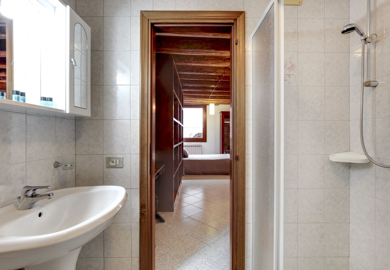 Apartment in Cannaregio - APARTMENT IN CAMPO SS GIOVANNI E PAOLO, WASHING MACHINE, WIFI, A / C