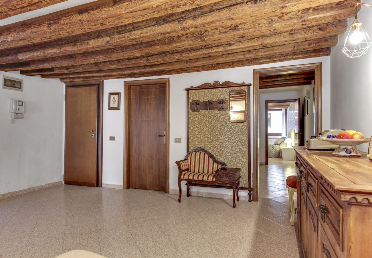 Apartment in Cannaregio - APARTMENT IN CAMPO SS GIOVANNI E PAOLO, WASHING MACHINE, WIFI, A / C