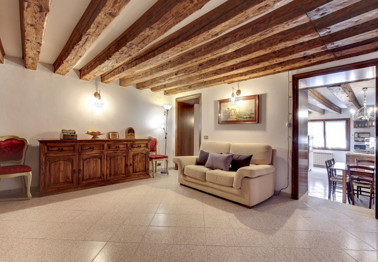 Apartment in Cannaregio - APARTMENT IN CAMPO SS GIOVANNI E PAOLO, WASHING MACHINE, WIFI, A / C