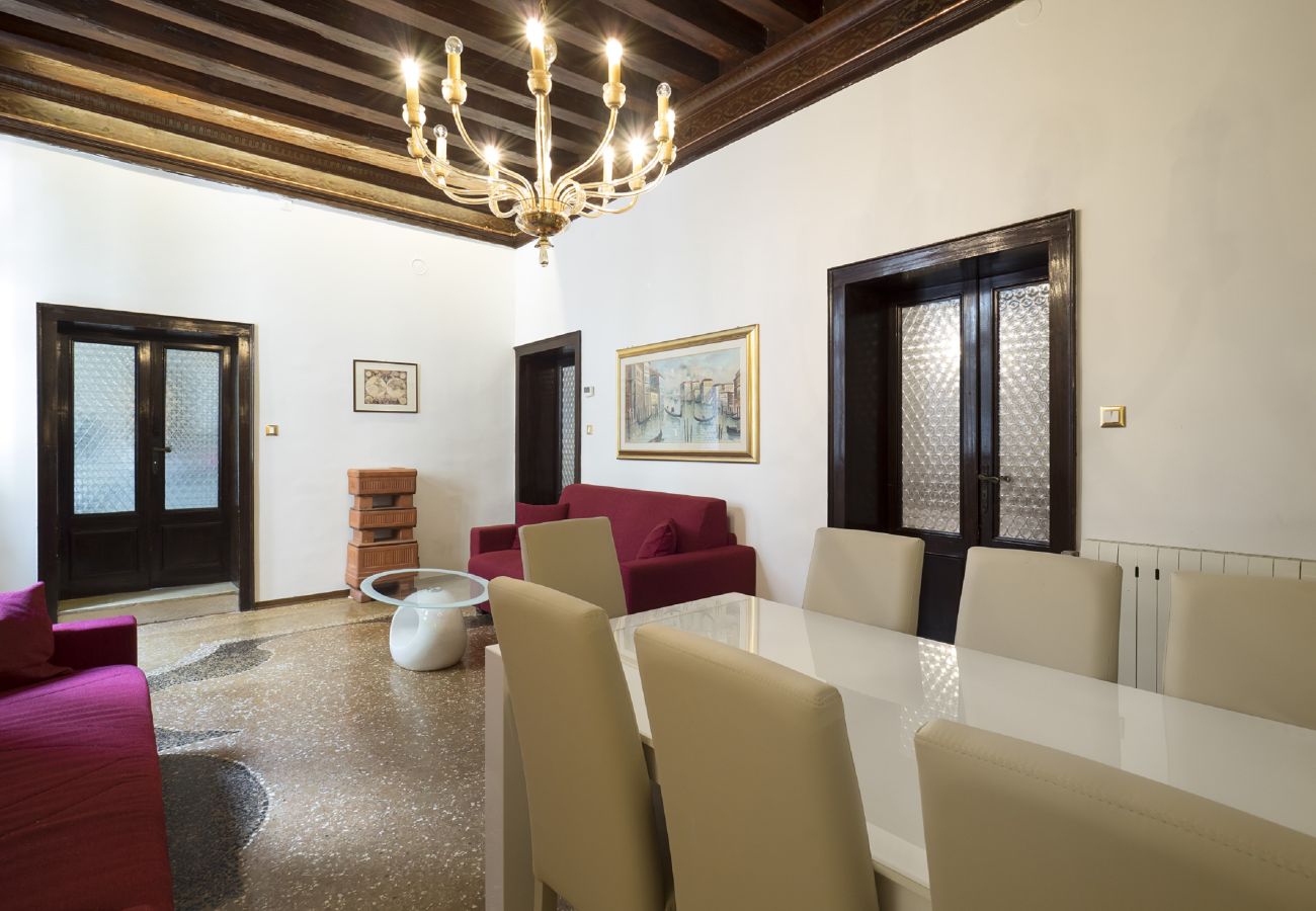 Apartment in Castello - IN THE HEART OF SAN MARCO - FOUR-BEDROOM APARTMENT WITH A/C, LUXURIOUS LIVING ROOM IN VENETIAN STYLE