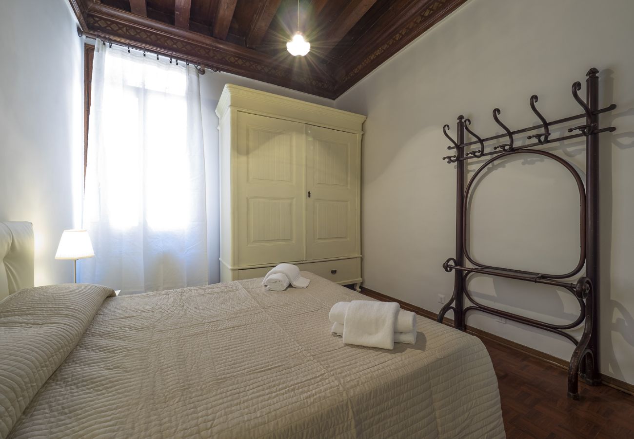Apartment in Castello - IN THE HEART OF SAN MARCO - FOUR-BEDROOM APARTMENT WITH A/C, LUXURIOUS LIVING ROOM IN VENETIAN STYLE