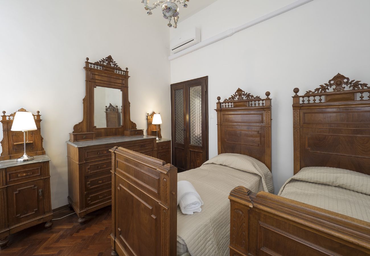 Apartment in Castello - IN THE HEART OF SAN MARCO - FOUR-BEDROOM APARTMENT WITH A/C, LUXURIOUS LIVING ROOM IN VENETIAN STYLE