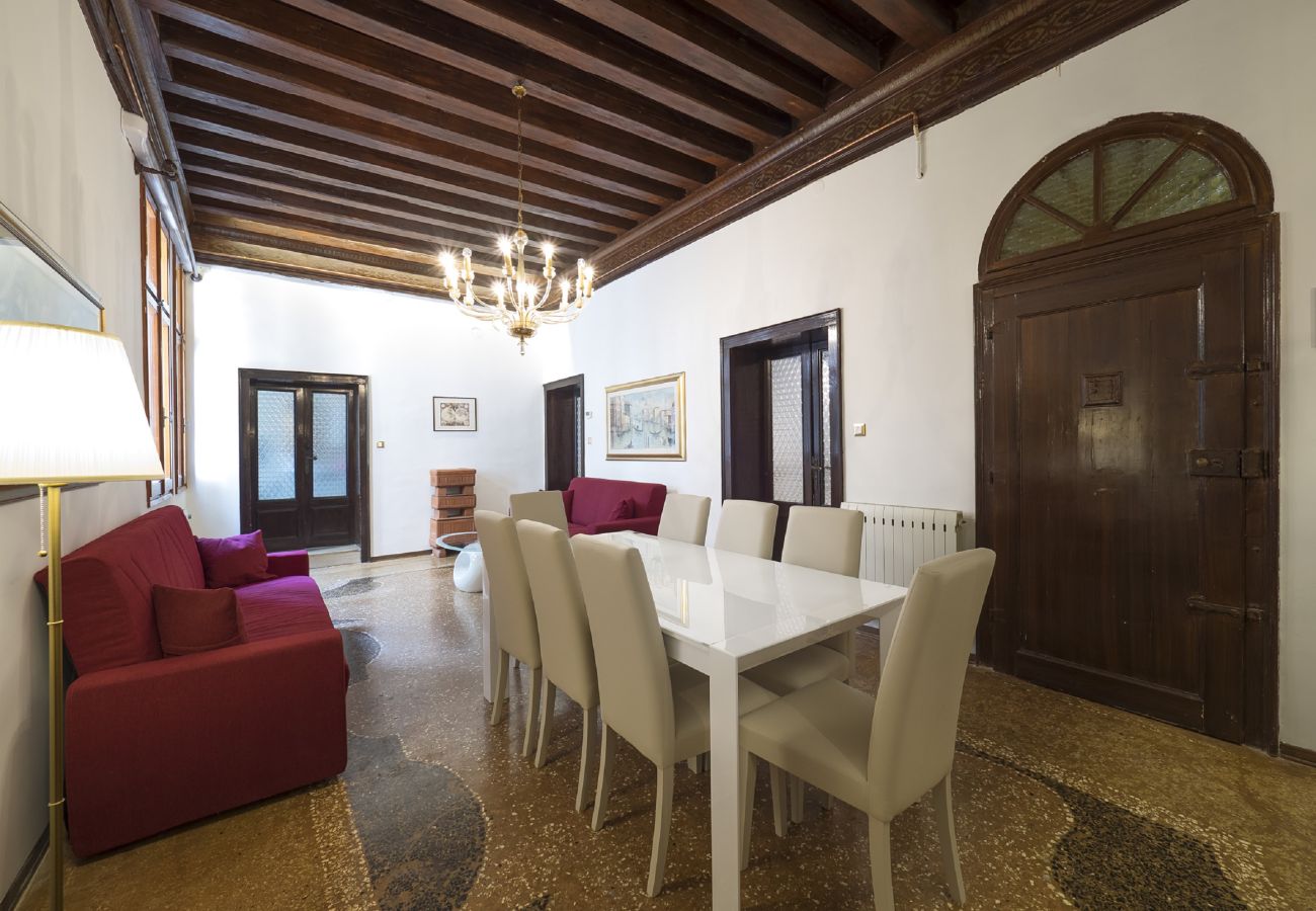 Apartment in Castello - IN THE HEART OF SAN MARCO - FOUR-BEDROOM APARTMENT WITH A/C, LUXURIOUS LIVING ROOM IN VENETIAN STYLE
