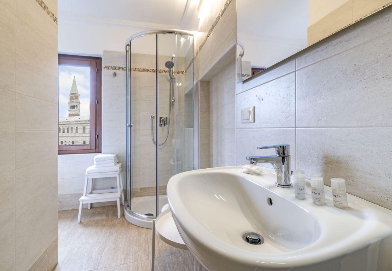 Apartment in Castello - St Mark's Campanile view: modern and spacious apartment, an unmissable location!
