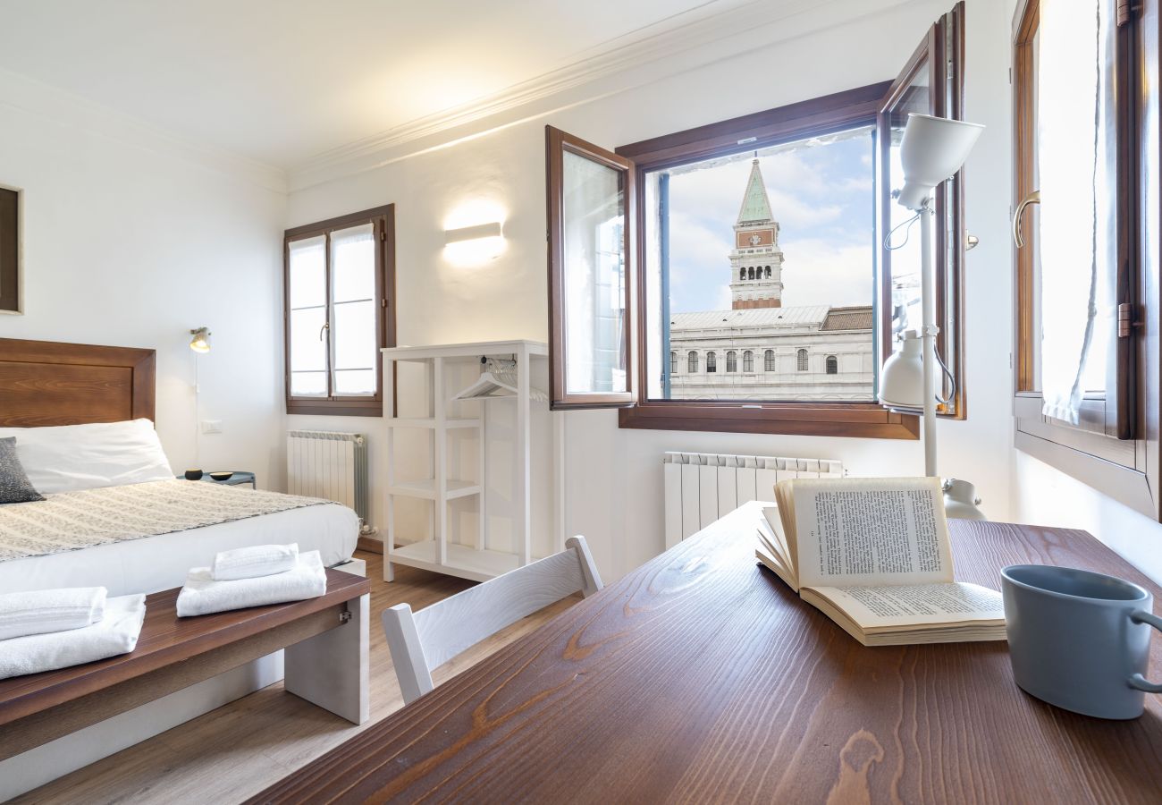 Apartment in Castello - St Mark's Campanile view: modern and spacious apartment, an unmissable location!