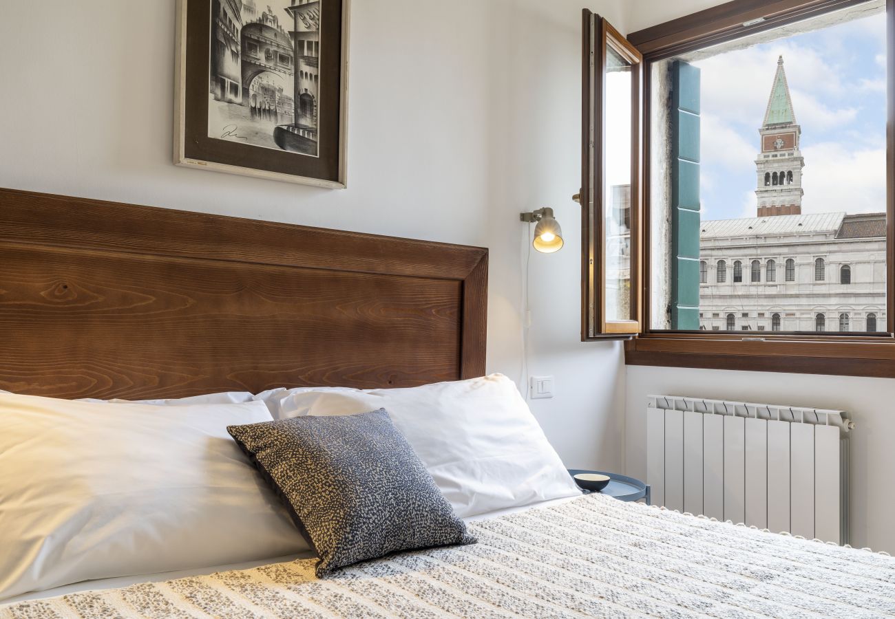 Apartment in Castello - St Mark's Campanile view: modern and spacious apartment, an unmissable location!