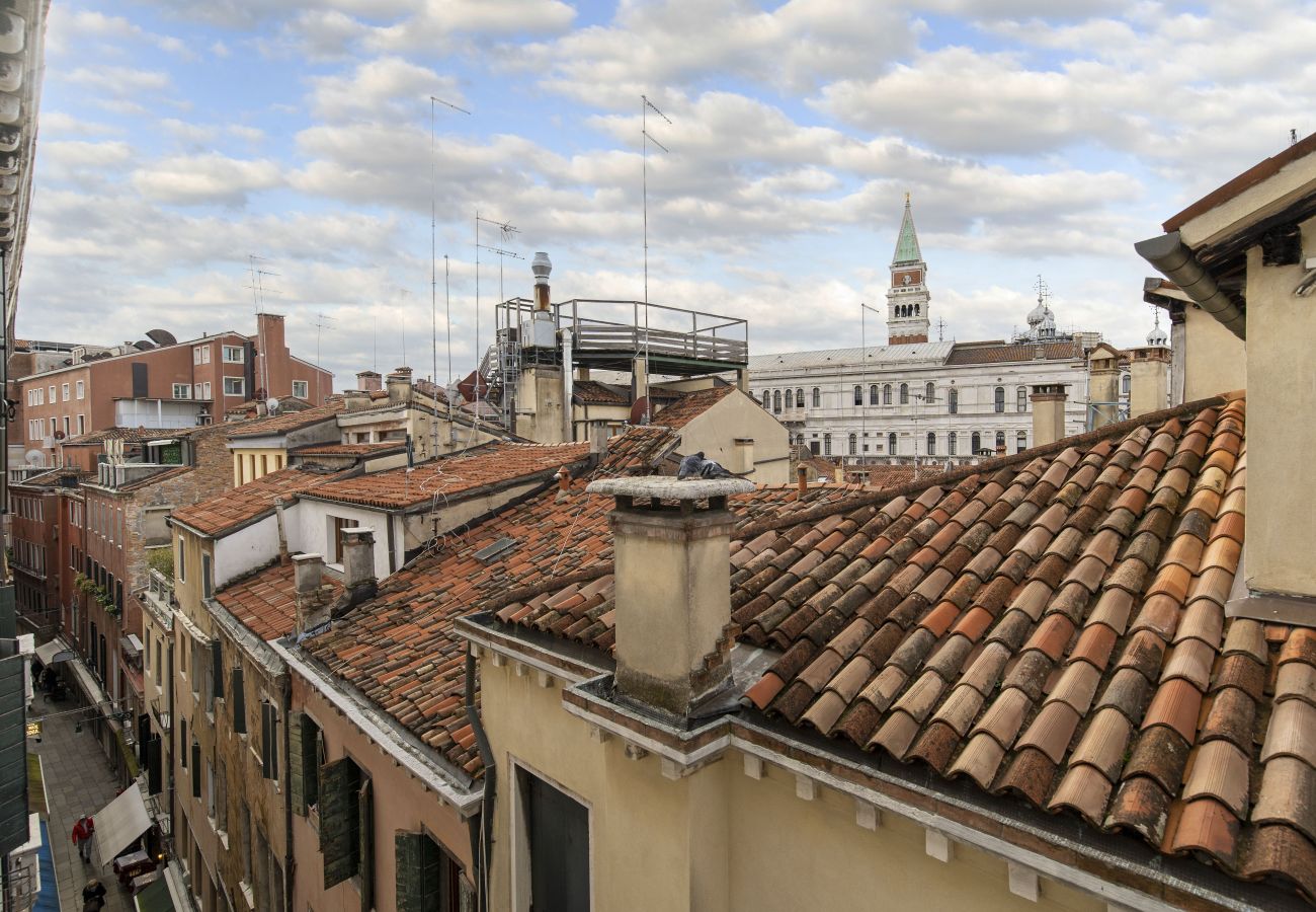 Apartment in Castello - St Mark's Campanile view: modern and spacious apartment, an unmissable location!