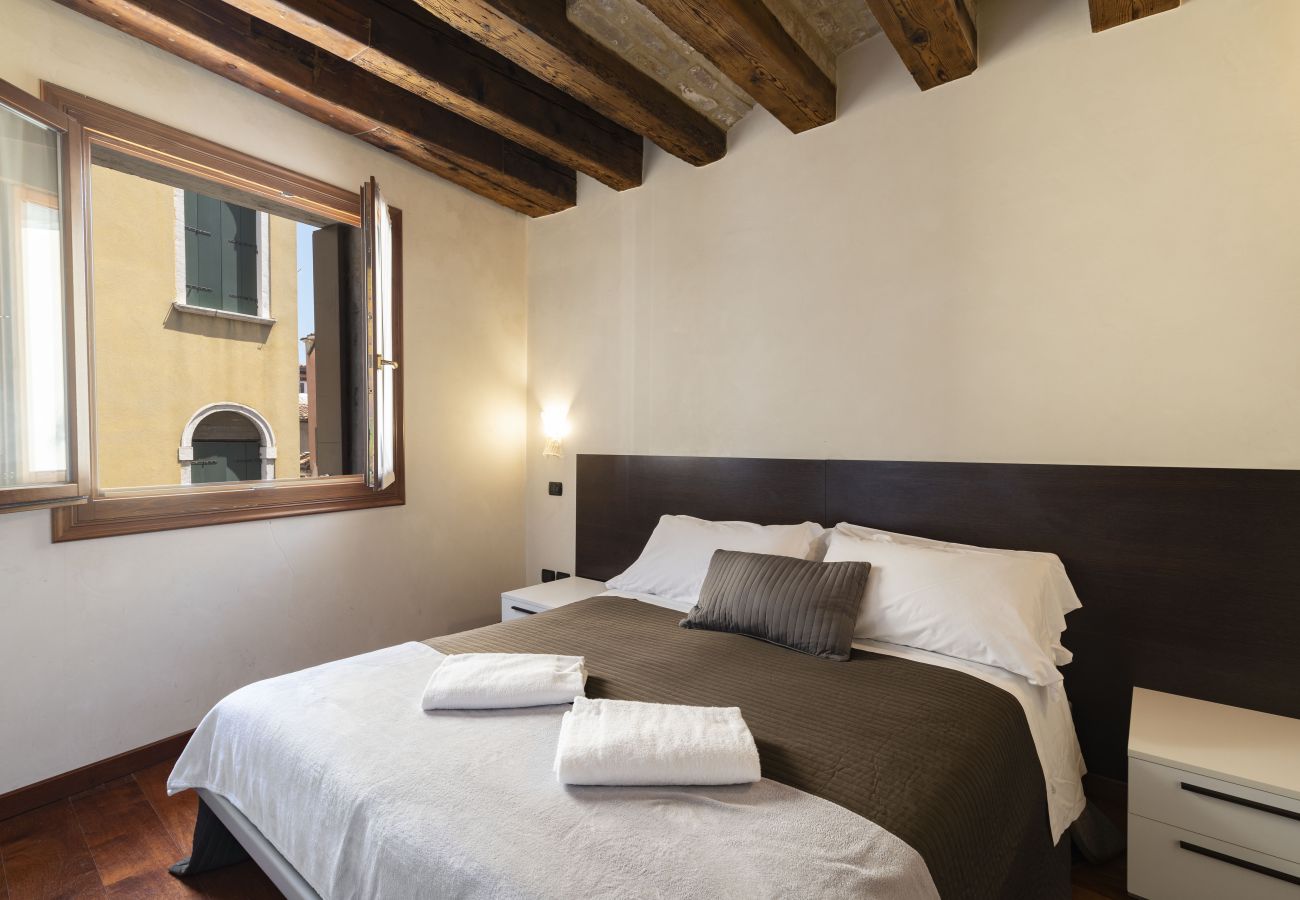 Apartment in Cannaregio - CANNAREGIO-APARTMENT WITH AIR CONDITIONING IN THE ROOMS, WASHING MACHINE AND WIFI