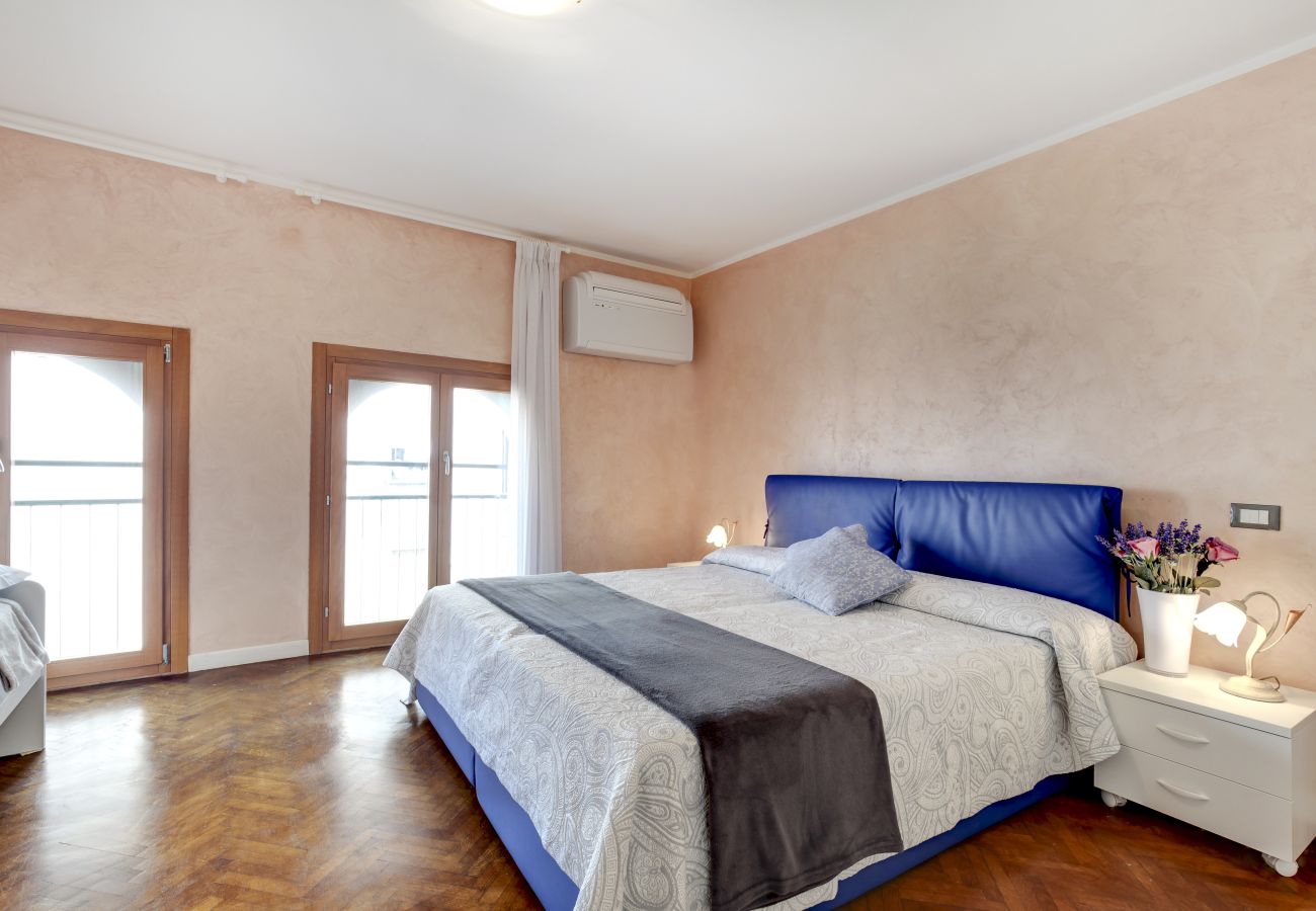 Apartment in Cannaregio - CANNAREGIO-APARTMENT WITH AIR CONDITIONING IN THE ROOMS, WASHING MACHINE AND WIFI