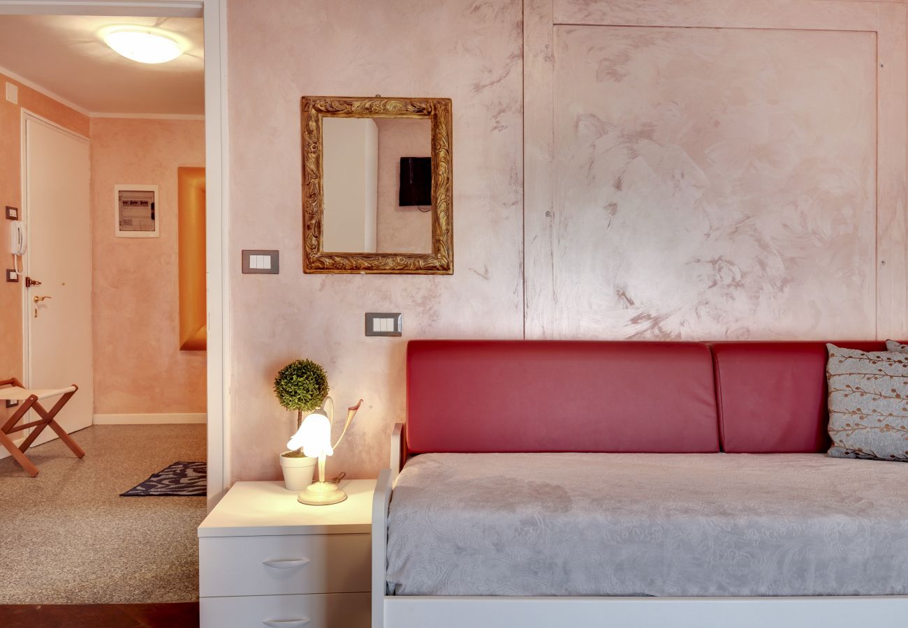 Apartment in Cannaregio - CANNAREGIO-APARTMENT WITH AIR CONDITIONING IN THE ROOMS, WASHING MACHINE AND WIFI