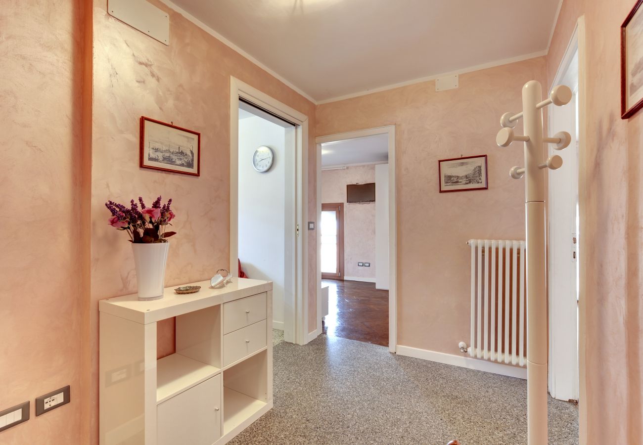 Apartment in Cannaregio - CANNAREGIO-APARTMENT WITH AIR CONDITIONING IN THE ROOMS, WASHING MACHINE AND WIFI