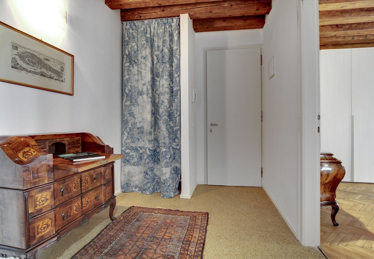 Apartment in Cannaregio - BEAUTIFUL APARTMENT GUGLIE AREA - WASHING MACHINE, AIR CONDITIONING, WIFI