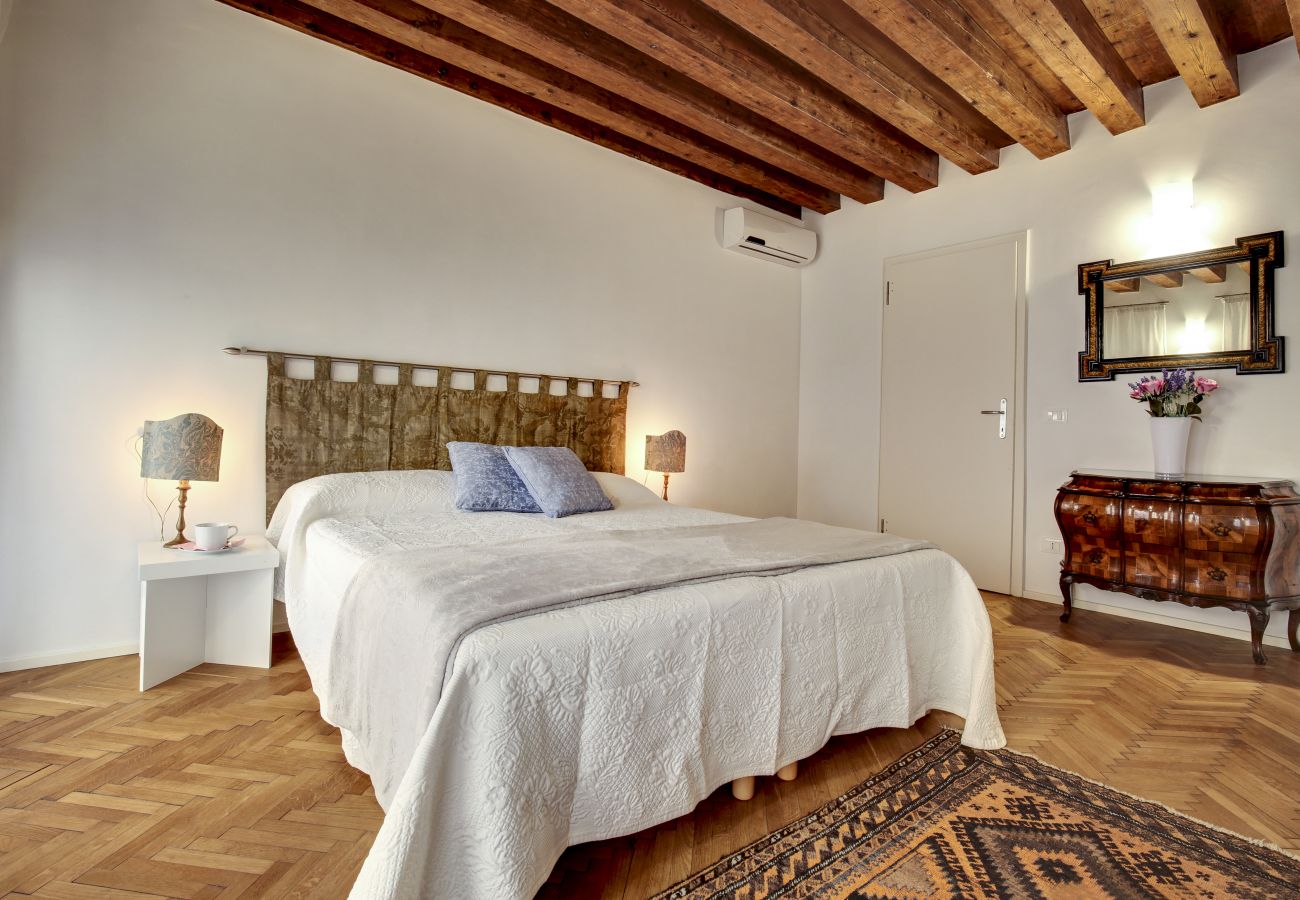 Apartment in Cannaregio - BEAUTIFUL APARTMENT GUGLIE AREA - WASHING MACHINE, AIR CONDITIONING, WIFI