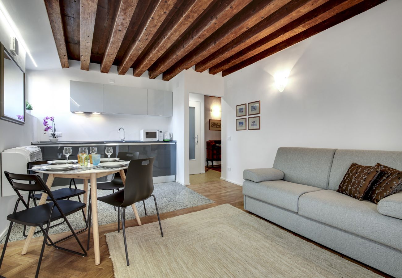 Apartment in Cannaregio - BEAUTIFUL APARTMENT GUGLIE AREA - WASHING MACHINE, AIR CONDITIONING, WIFI