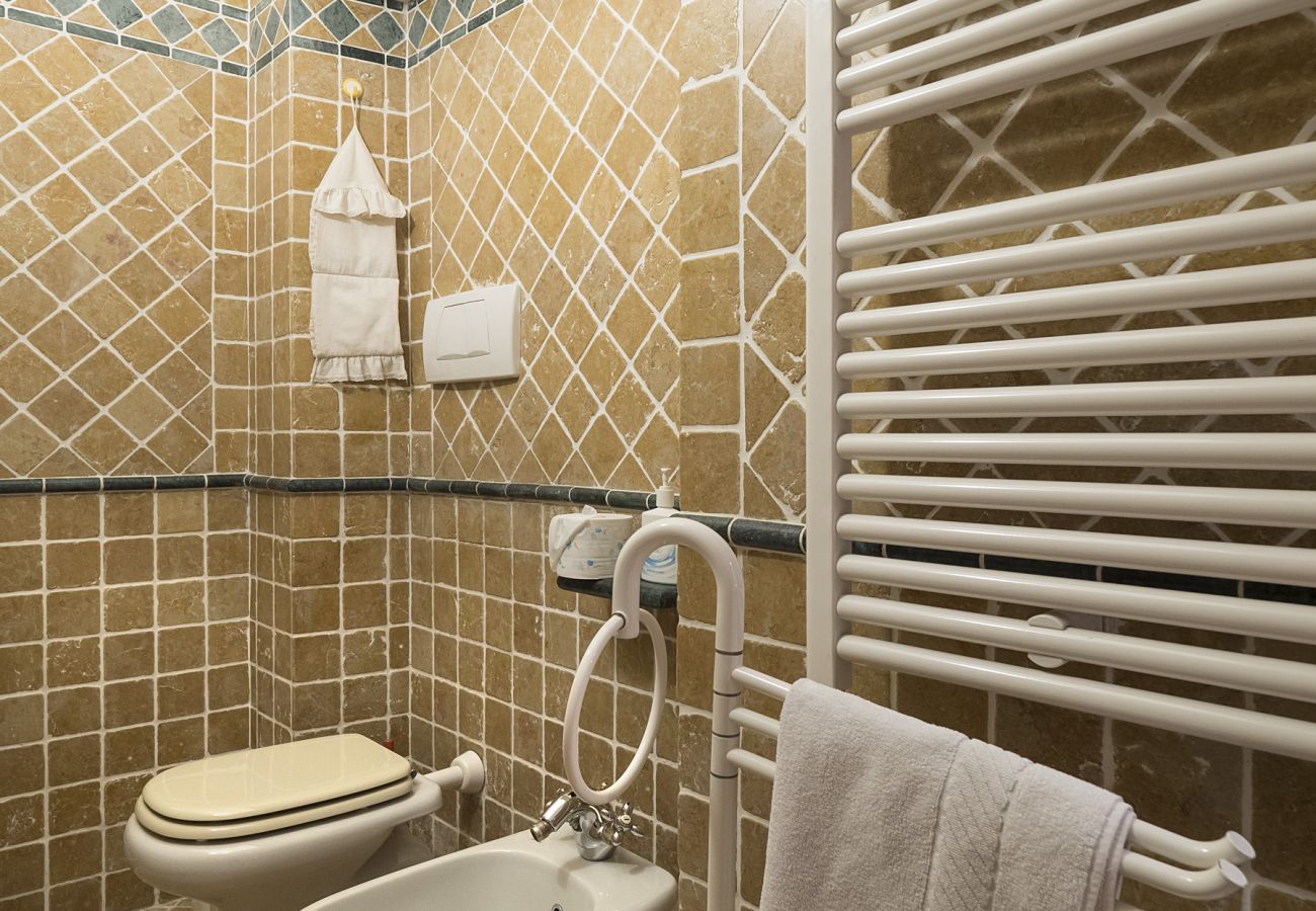 Apartment in Castello - CASTELLO/BIENNALE, APARTMENT ON THE GROUND FLOOR WITH VIEW OVER THE CANAL
