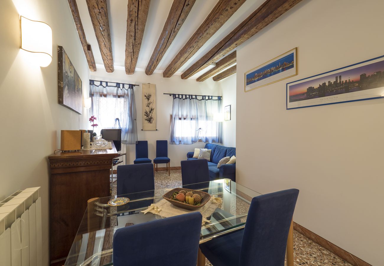Apartment in Castello - CASTELLO/BIENNALE, APARTMENT ON THE GROUND FLOOR WITH VIEW OVER THE CANAL