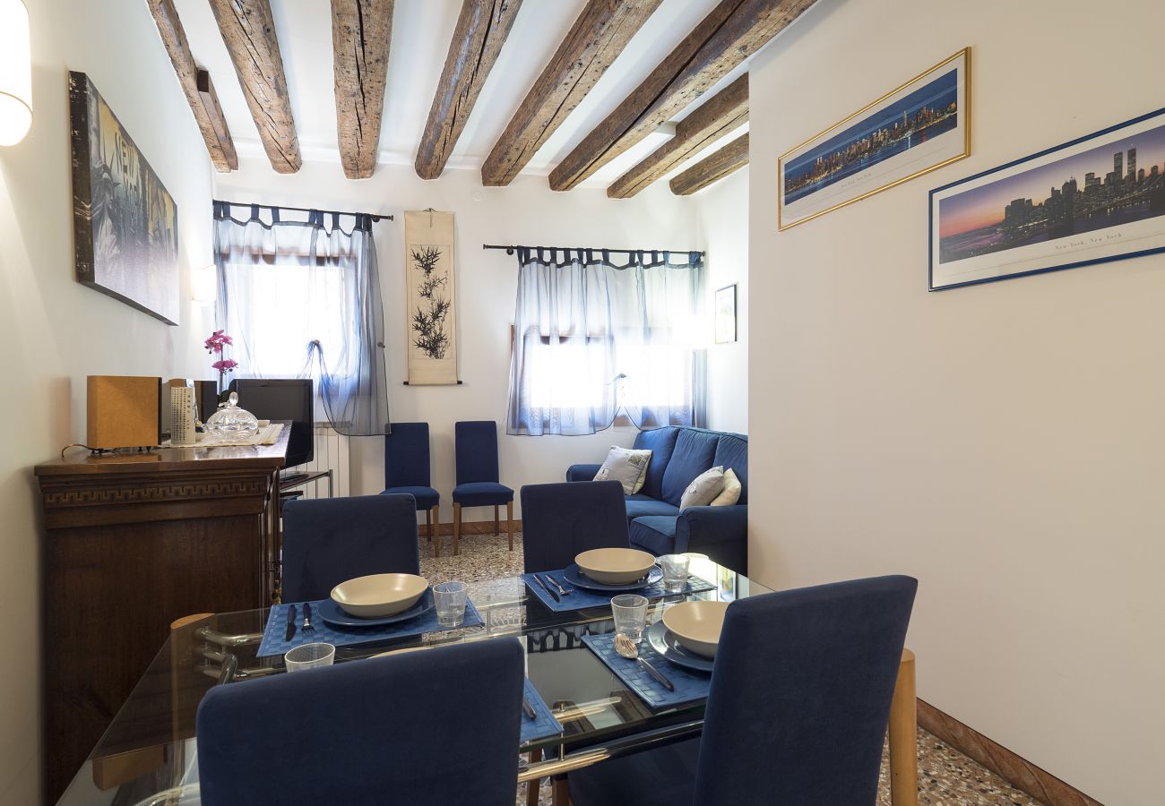 Apartment in Castello - CASTELLO/BIENNALE, APARTMENT ON THE GROUND FLOOR WITH VIEW OVER THE CANAL