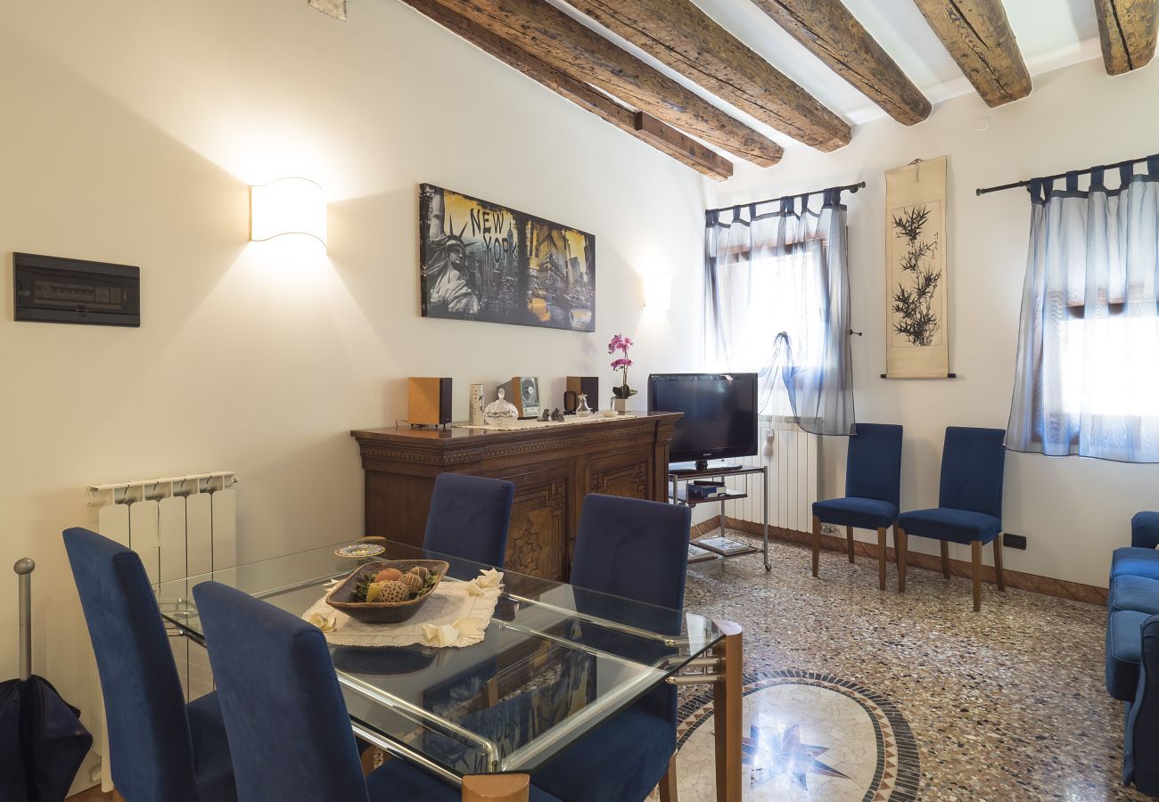 Apartment in Castello - CASTELLO/BIENNALE, APARTMENT ON THE GROUND FLOOR WITH VIEW OVER THE CANAL