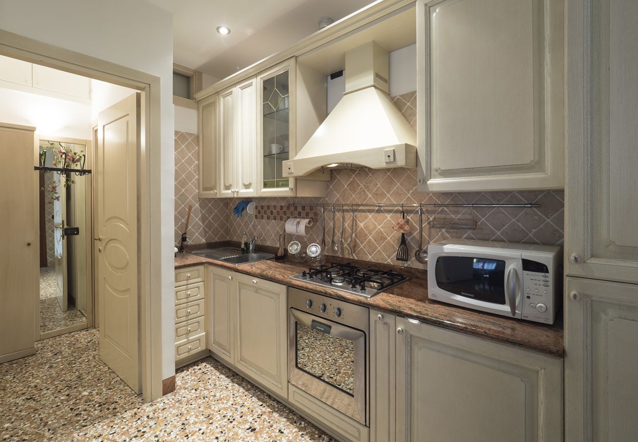 Apartment in Castello - CASTELLO/BIENNALE, APARTMENT ON THE GROUND FLOOR WITH VIEW OVER THE CANAL