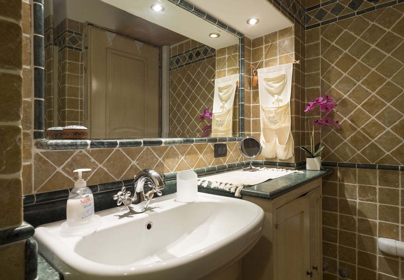 Apartment in Castello - CASTELLO/BIENNALE, APARTMENT ON THE GROUND FLOOR WITH VIEW OVER THE CANAL