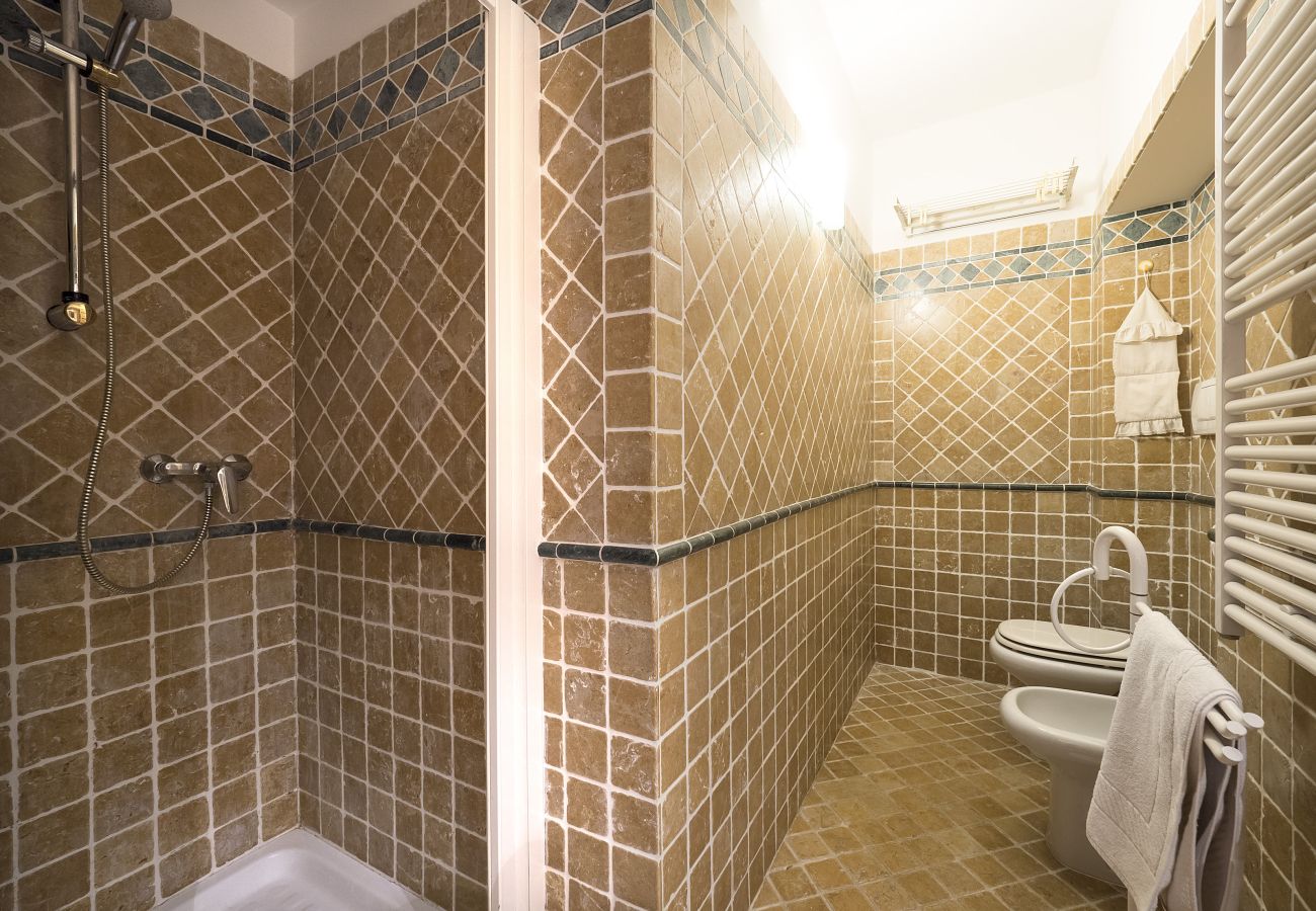 Apartment in Castello - CASTELLO/BIENNALE, APARTMENT ON THE GROUND FLOOR WITH VIEW OVER THE CANAL