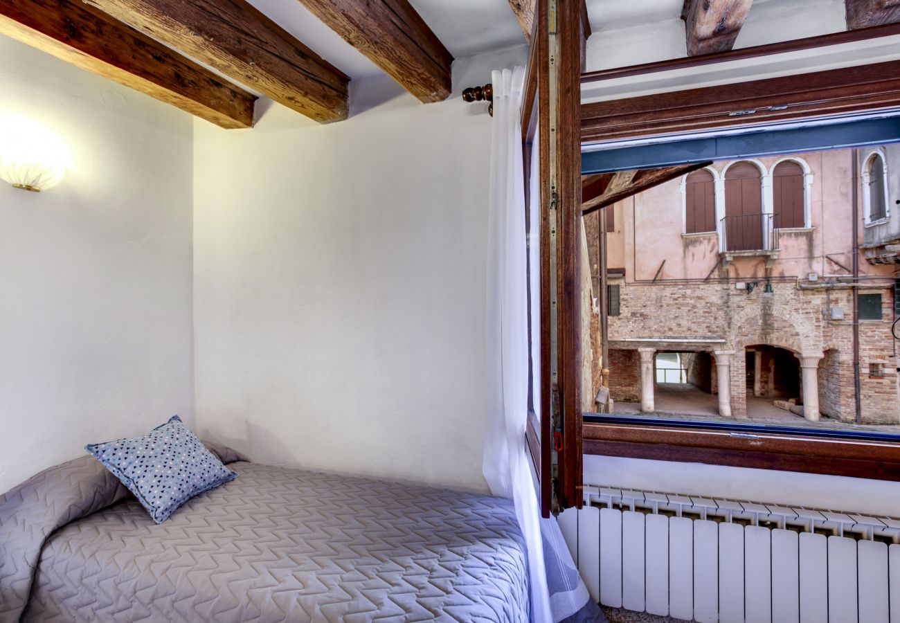 Appartement à Cannaregio - APPARTEMENT EN CAMPO SS GIOVANNI E PAOLO, MACHINE À LAVER, WIFI, A / C