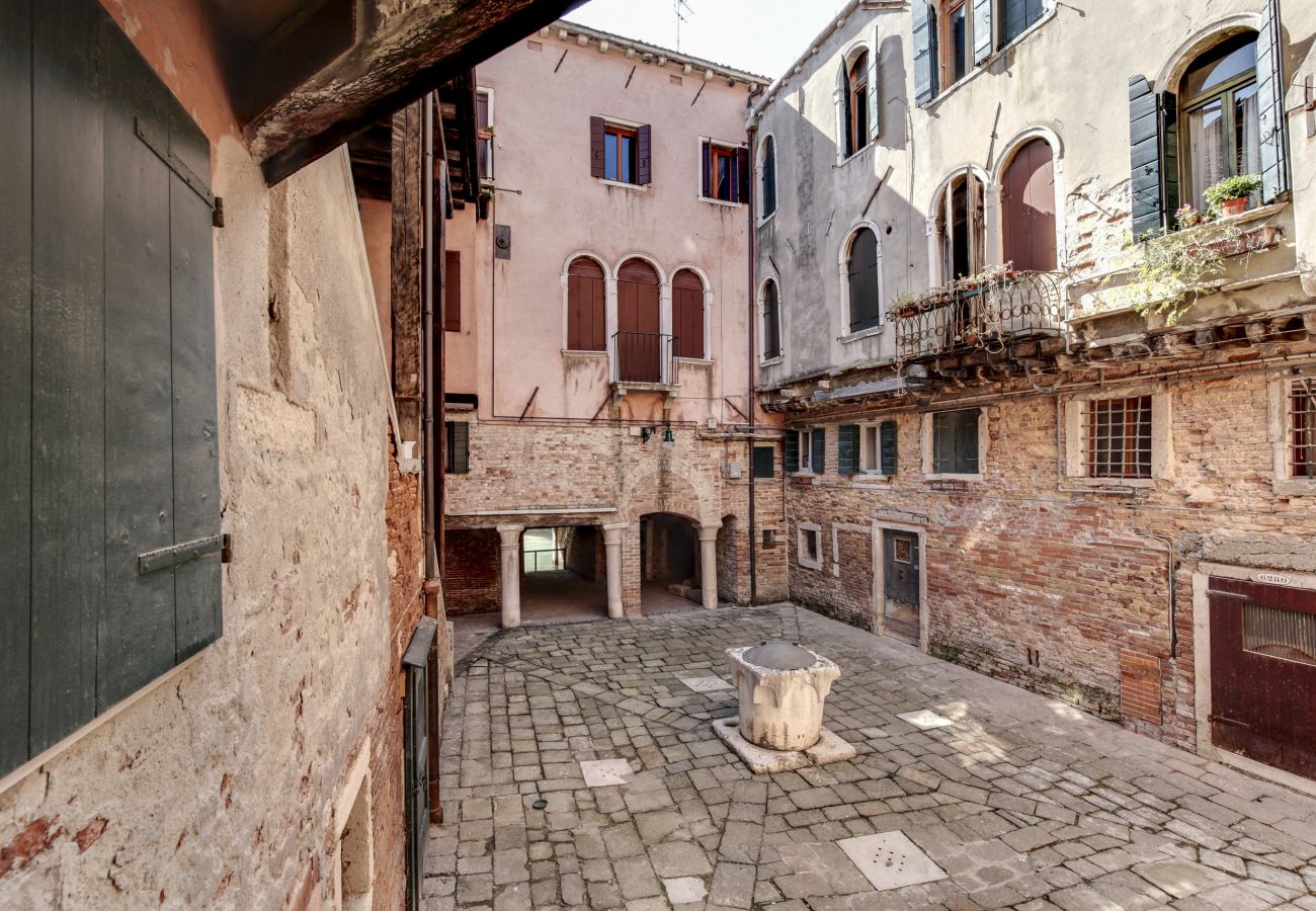 Appartement à Cannaregio - APPARTEMENT EN CAMPO SS GIOVANNI E PAOLO, MACHINE À LAVER, WIFI, A / C