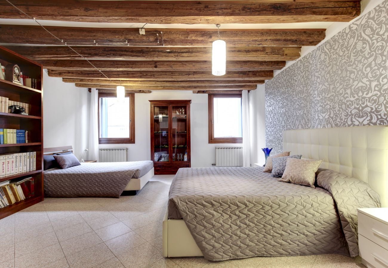 Appartement à Cannaregio - APPARTEMENT EN CAMPO SS GIOVANNI E PAOLO, MACHINE À LAVER, WIFI, A / C