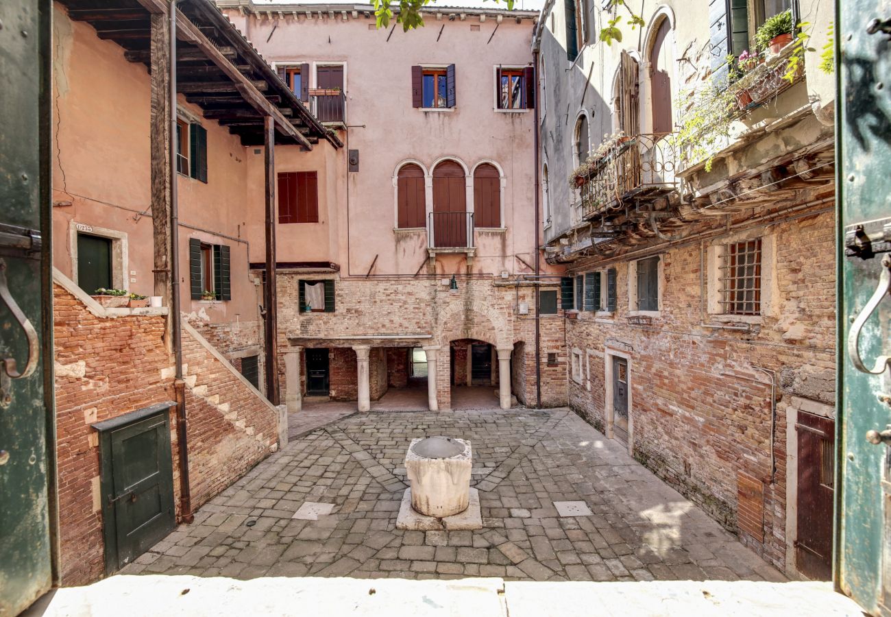 Appartement à Cannaregio - APPARTEMENT EN CAMPO SS GIOVANNI E PAOLO, MACHINE À LAVER, WIFI, A / C