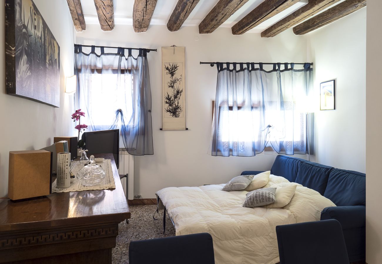 Appartement à Castello - CASTELLO/BIENNALE, APPARTEMENT AU REZ-DE-CHAUSSÉE AVEC VUE SUR LE CANAL
