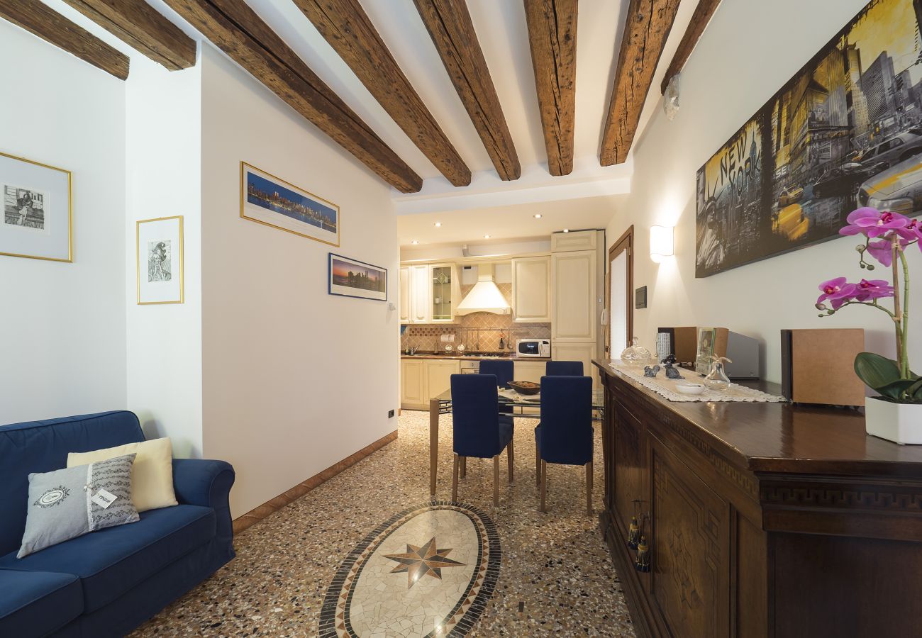 Appartement à Castello - CASTELLO/BIENNALE, APPARTEMENT AU REZ-DE-CHAUSSÉE AVEC VUE SUR LE CANAL